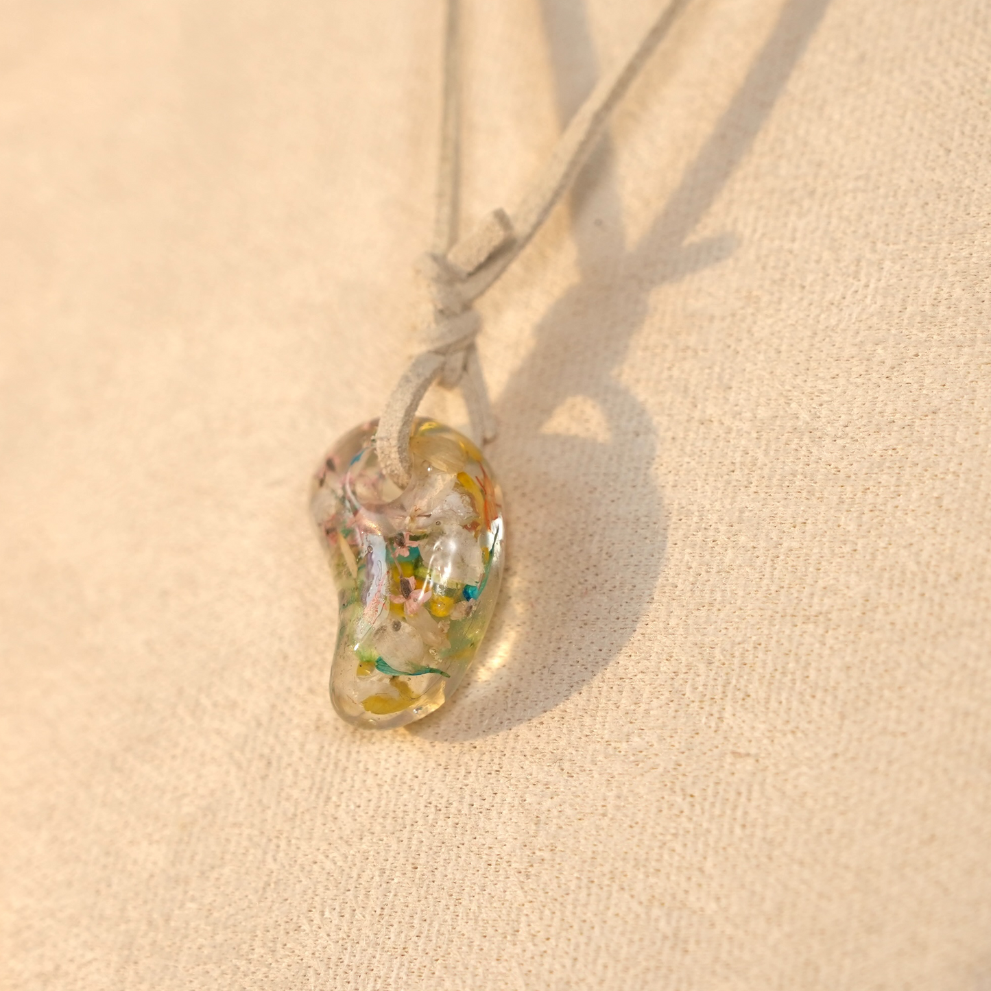 No.001 勾玉型「小さな花片」