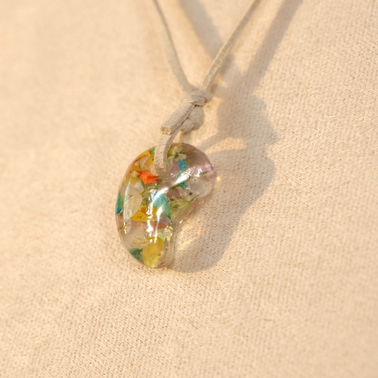 No.001 勾玉型「小さな花片」