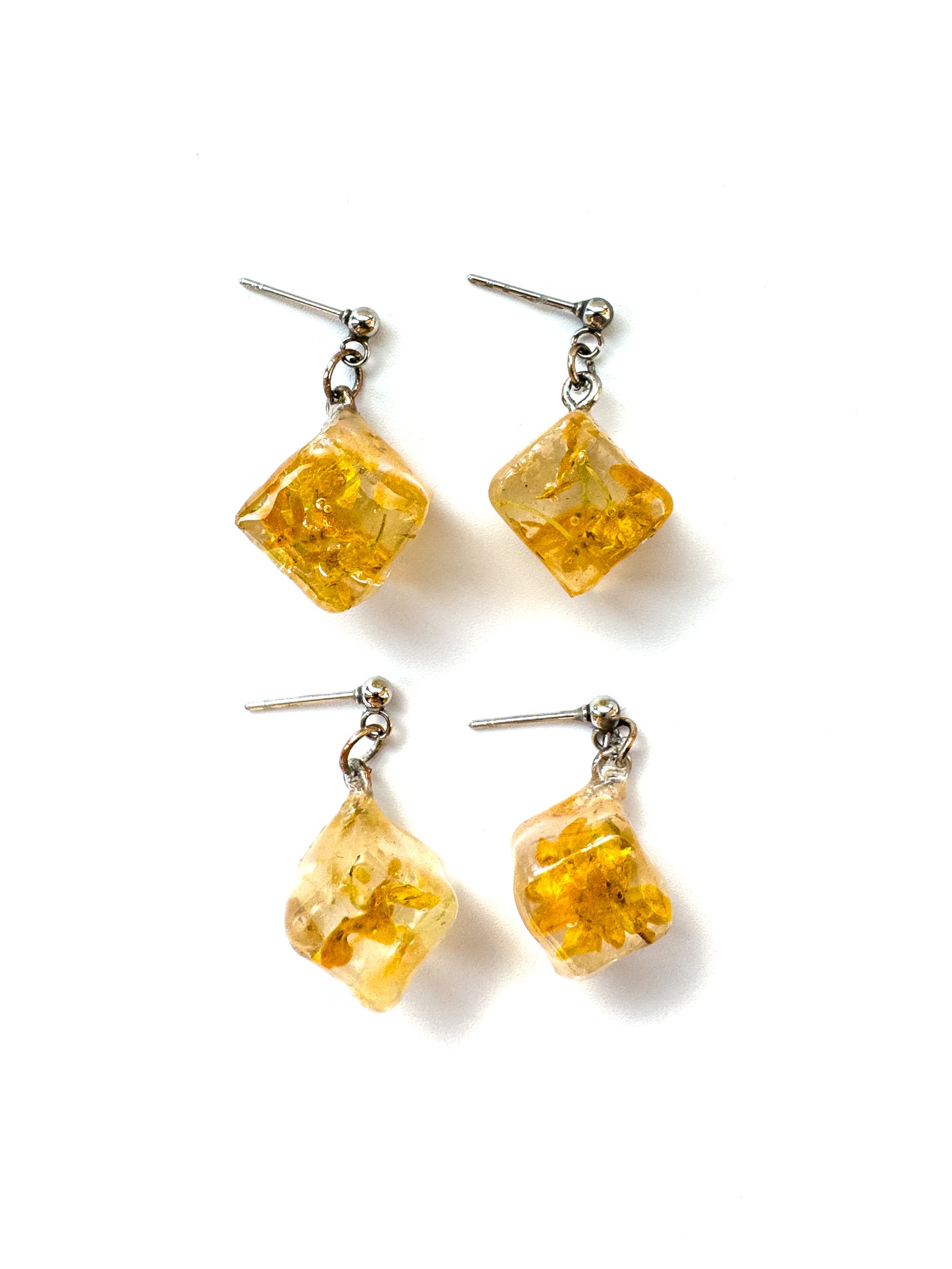 No.015 キンモクセイcube  ピアス 一点物