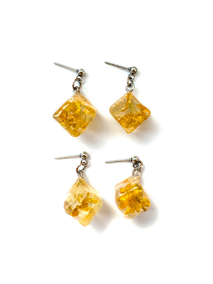 No.015 キンモクセイcube  ピアス 一点物