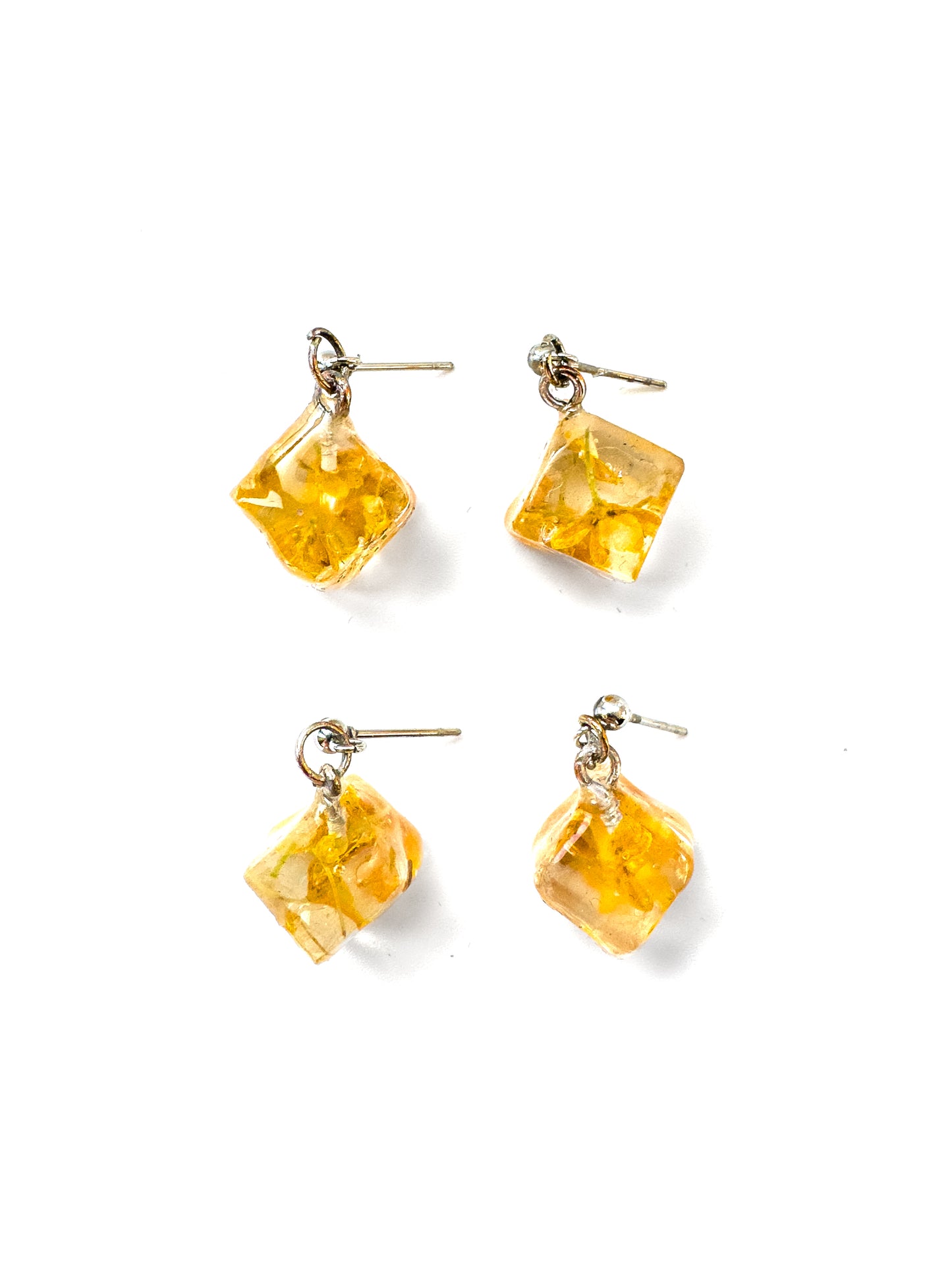 No.015 キンモクセイcube  ピアス 一点物